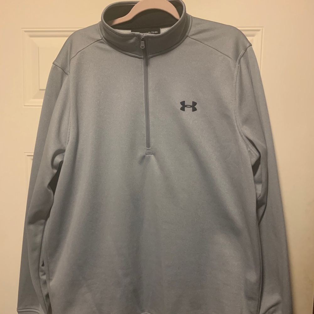 Under armour 1/4 zip pull over light Gray size XL